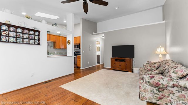 25106 Hamilton Court, South Lyon, MI 47178