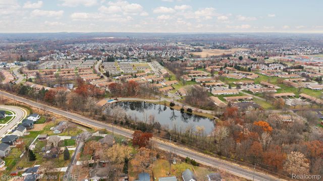 25106 Hamilton Court, South Lyon, MI 47178