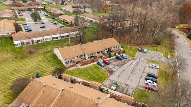 25106 Hamilton Court, South Lyon, MI 47178