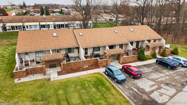 25106 Hamilton Court, South Lyon, MI 47178