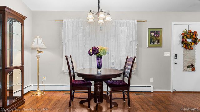 25106 Hamilton Court, South Lyon, MI 47178