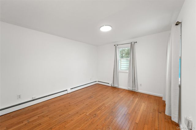 181 S Alleghany Avenue, Lindenhurst, NY 11757