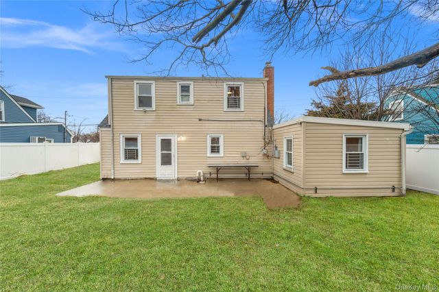 181 S Alleghany Avenue, Lindenhurst, NY 11757