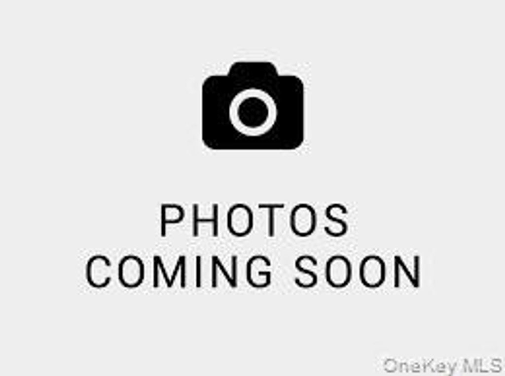 181 S Alleghany Avenue, Lindenhurst, NY 11757