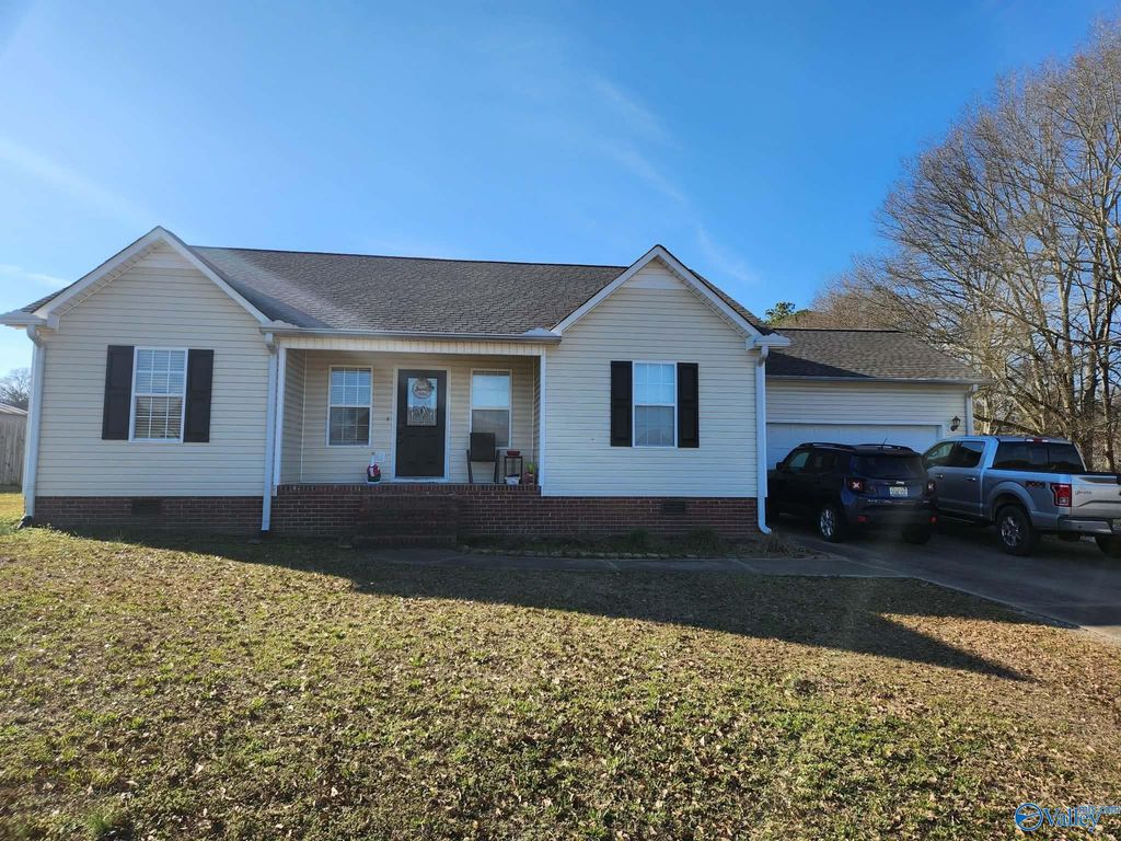 40 Walley Drive, Arab, AL 35016