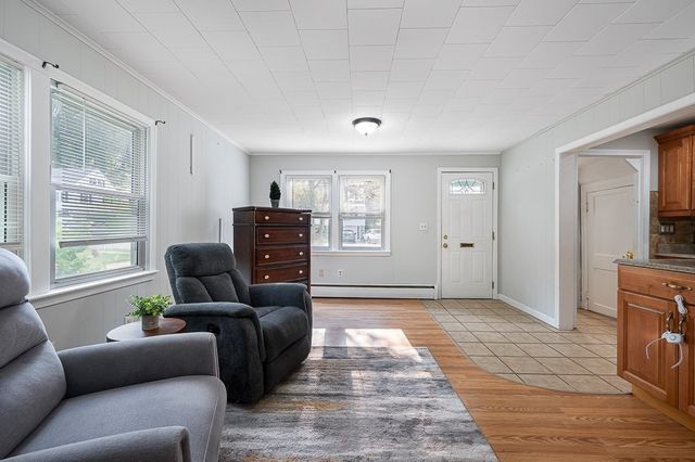 41 Dellwood Rd, Worcester, MA 01602