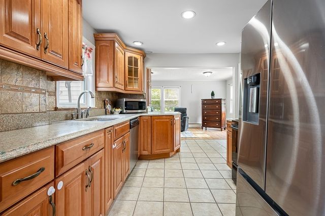 41 Dellwood Rd, Worcester, MA 01602