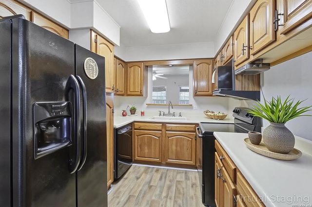 102 Gaiety Ln, Kirby, TX 78219