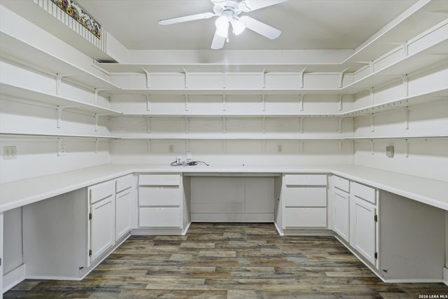 102 Gaiety Ln, Kirby, TX 78219