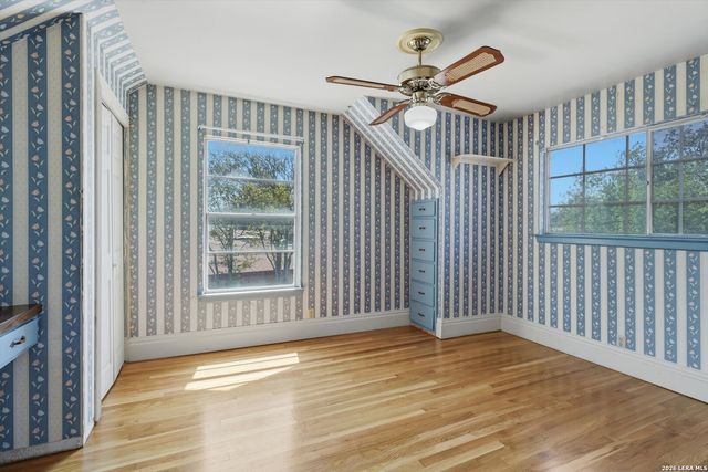 102 Gaiety Ln, Kirby, TX 78219