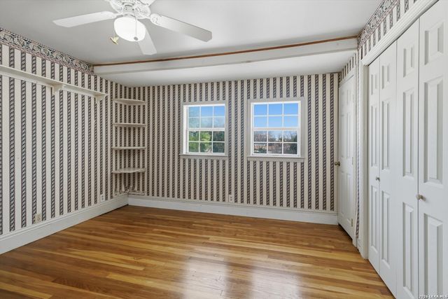 102 Gaiety Ln, Kirby, TX 78219