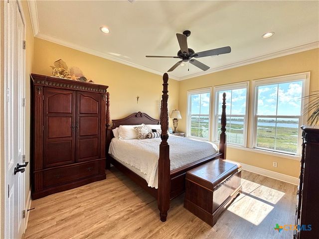 418 W Tuscany Way, Port O'connor, TX 77982