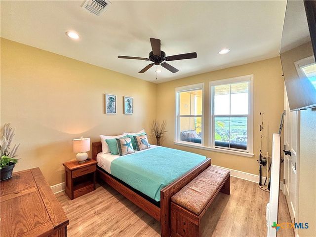 418 W Tuscany Way, Port O'connor, TX 77982