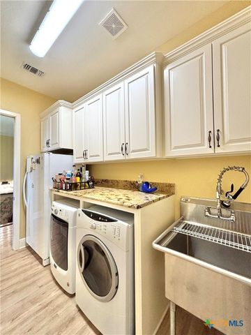 418 W Tuscany Way, Port O'connor, TX 77982