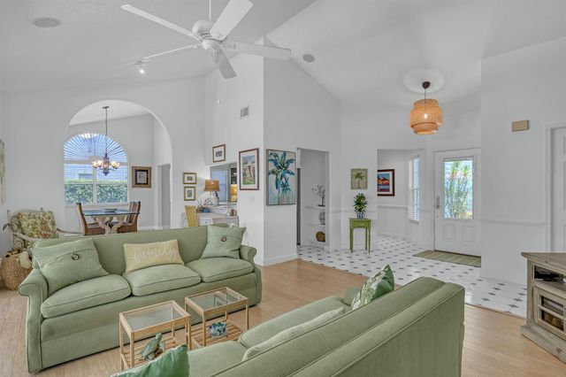 104 Colony Way E, Jupiter, FL 33458