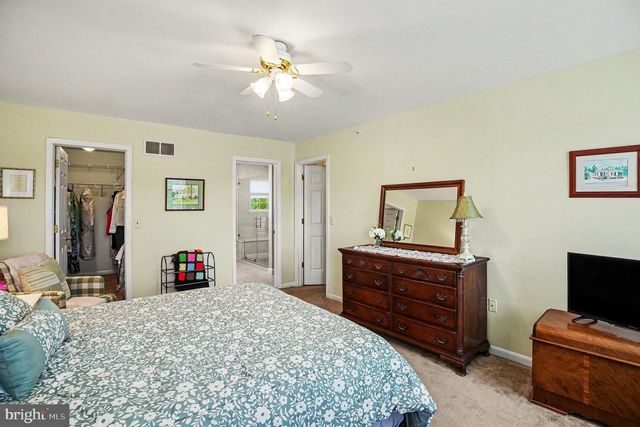 958 SCARLET OAK DR, Chalfont, PA 18914