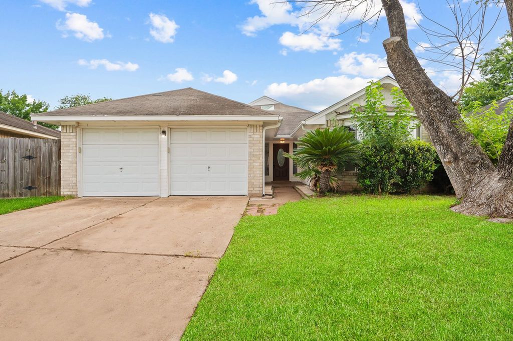 16022 Sierra Vista Drive, Houston, TX 77083