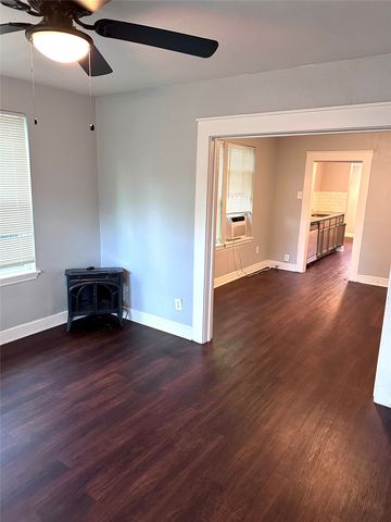 2842 Harlandale Avenue, Dallas, TX 75216