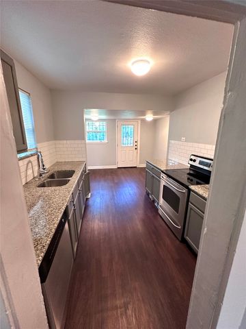 2842 Harlandale Avenue, Dallas, TX 75216