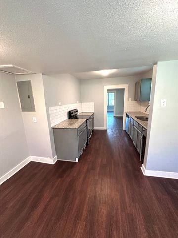 2842 Harlandale Avenue, Dallas, TX 75216