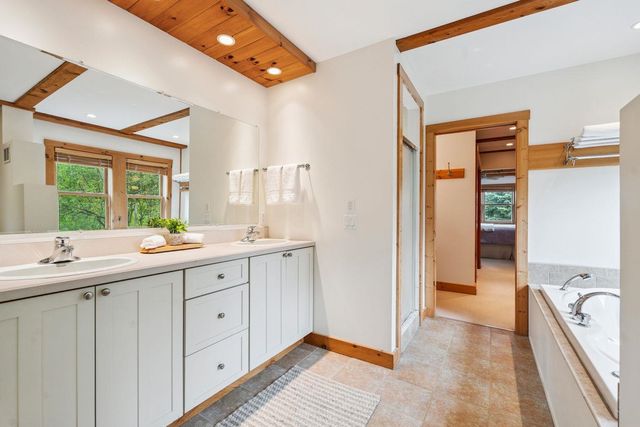 705 Taber Ridge Road, Stowe, VT 05672