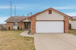 1505 Spring Cir, Haysville, KS 67060