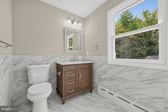 20 SPRING ST, Carneys Point, NJ 08069