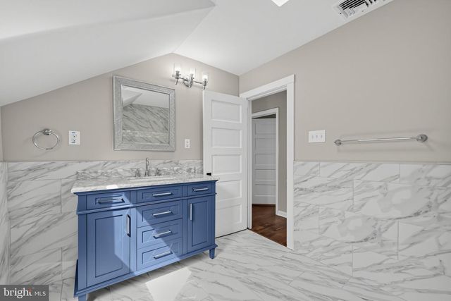 20 SPRING ST, Carneys Point, NJ 08069