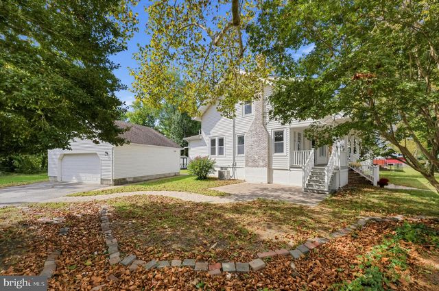 20 SPRING ST, Carneys Point, NJ 08069