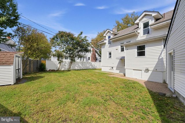 20 SPRING ST, Carneys Point, NJ 08069