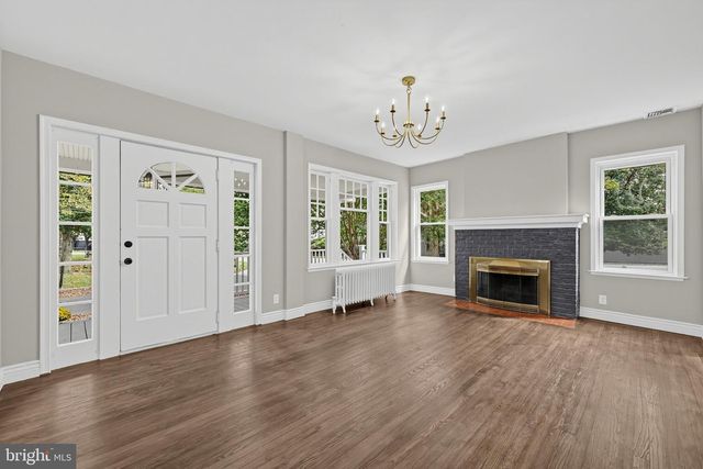 20 SPRING ST, Carneys Point, NJ 08069