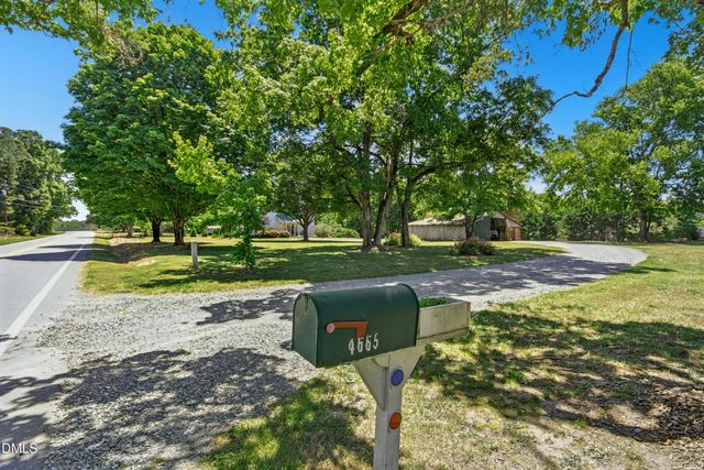 4665 E Greensboro Chapel Hill Road, Graham, NC 27253