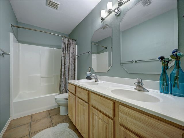 6006 NEWMARKET Dr, Corpus Christi, TX 78414