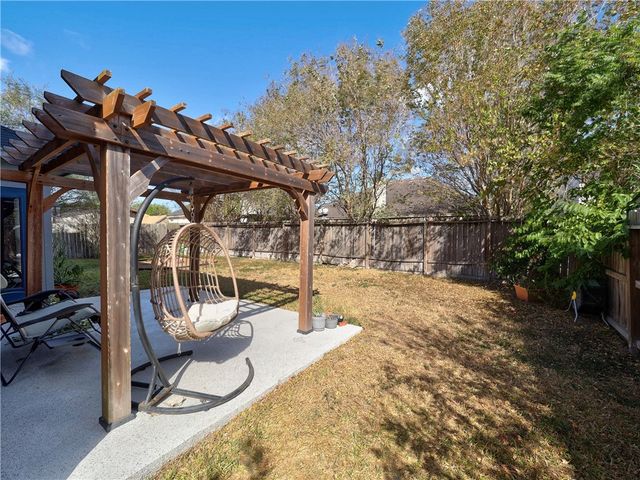 6006 NEWMARKET Dr, Corpus Christi, TX 78414