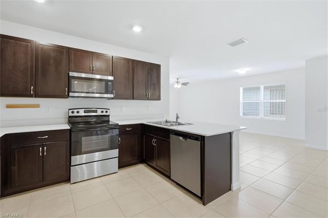 20530 Plumwood LOOP, North Fort Myers, FL 33917