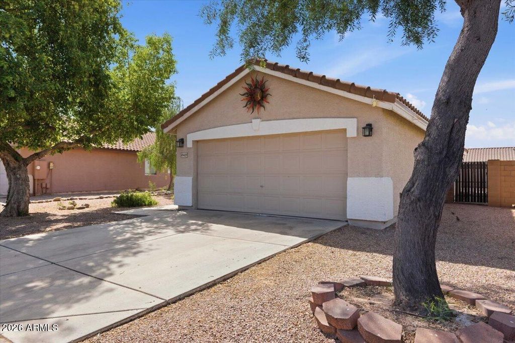 10425 E BIRCHWOOD Avenue, Mesa, AZ 85208 — exterior
