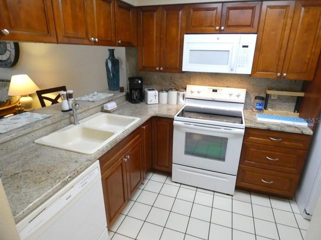 2749 COUNTRYSIDE BOULEVARD 28, Clearwater, FL 33761