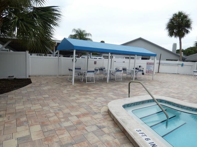 2749 COUNTRYSIDE BOULEVARD 28, Clearwater, FL 33761