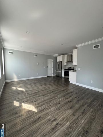 158 Lincoln Place 1R, Garfield, NJ 07026