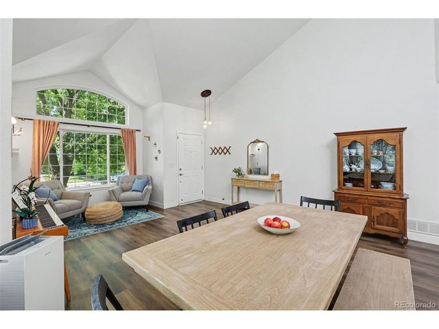 1524 Red Mountain Dr, Longmont, CO 80504