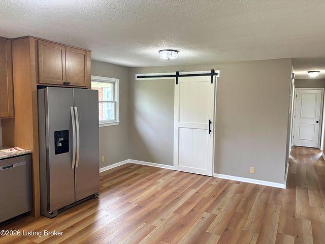 604 Keeneland Dr, Bardstown, KY 40004