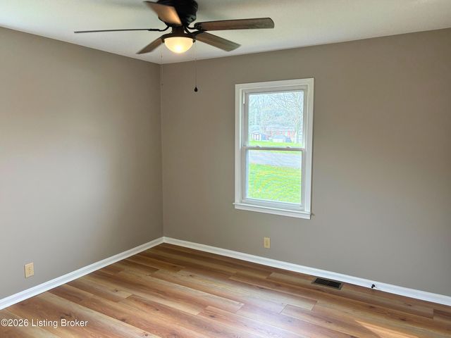 604 Keeneland Dr, Bardstown, KY 40004