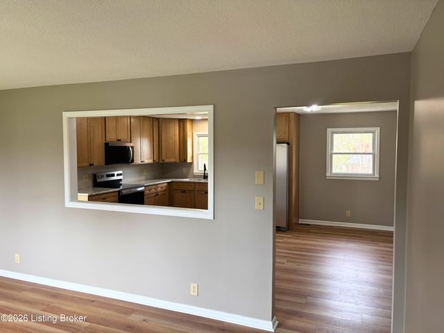 604 Keeneland Dr, Bardstown, KY 40004