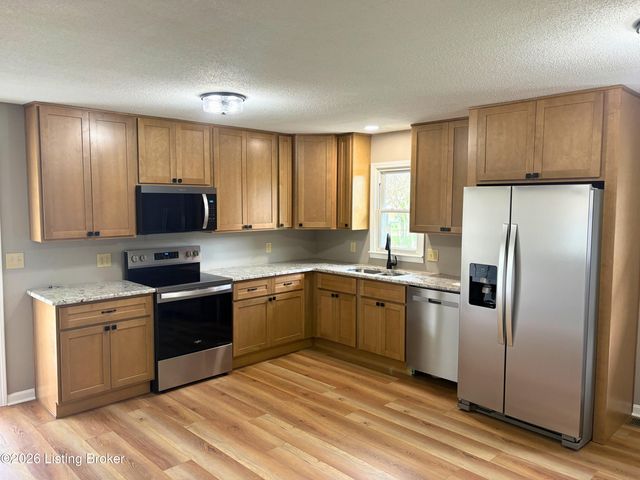 604 Keeneland Dr, Bardstown, KY 40004