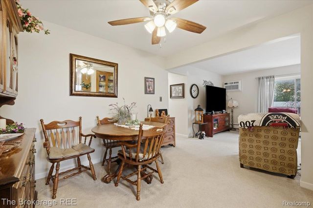 2820 Woods Lee Drive 310, Royal Oak, MI 48073
