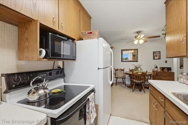 2820 Woods Lee Drive 310, Royal Oak, MI 48073