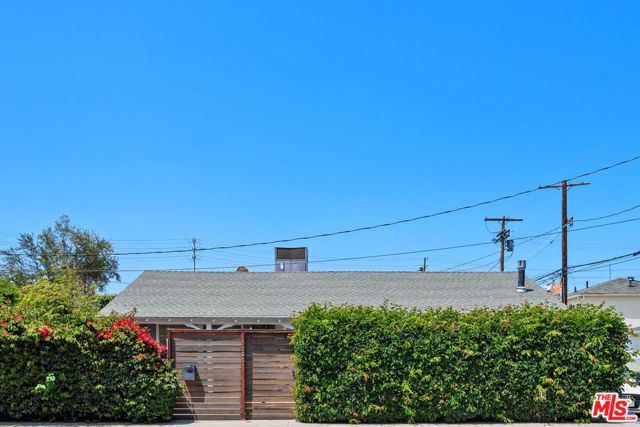 12035 Magnolia Boulevard, Valley Village, CA 91607