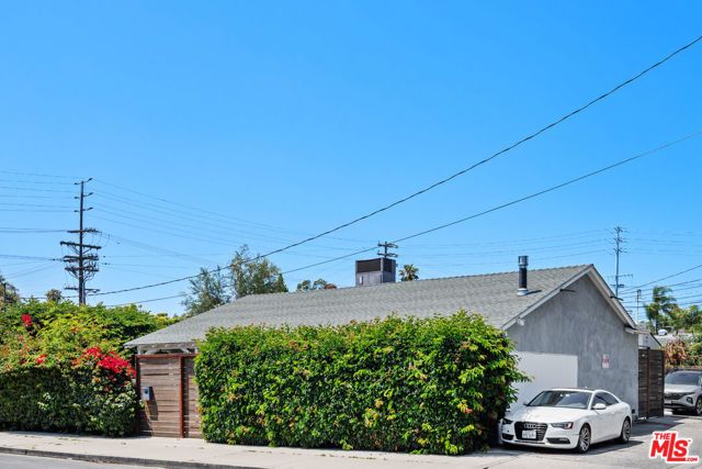 12035 Magnolia Boulevard, Valley Village, CA 91607