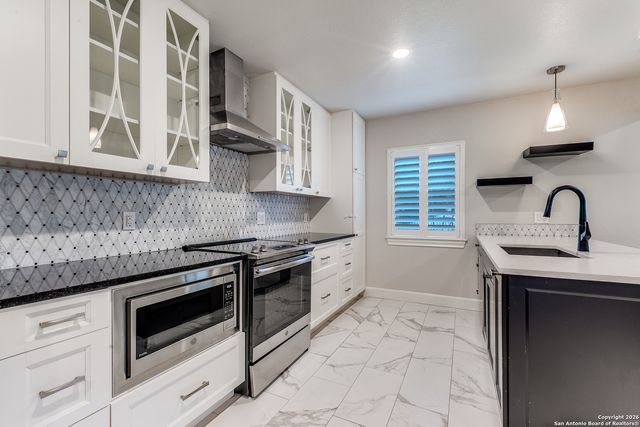 488 E Olmos Dr Apt 3, Olmos Park, TX 78212