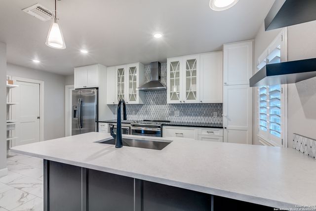 488 E Olmos Dr Apt 3, Olmos Park, TX 78212